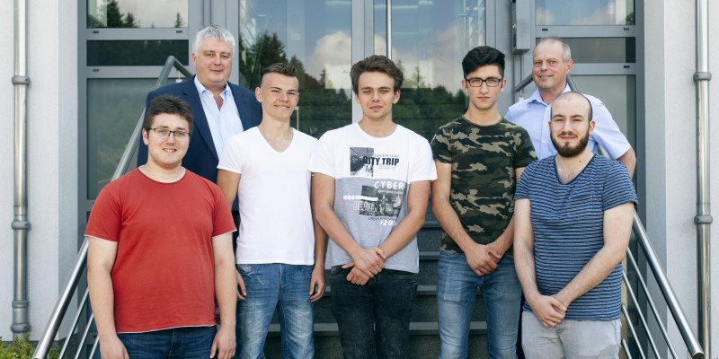 Neue Auszubildende bei Ohm & Häner Metallwerk GmbH & Co. KG begrüßt