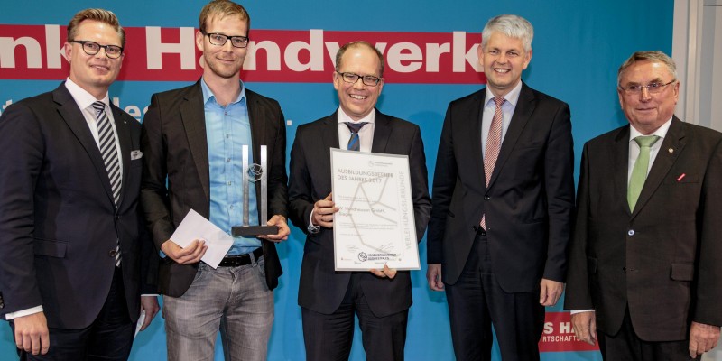Hundhausen von Handwerkskammer Südwestfalen als „Ausbildungsbetrieb des Jahres“ ausgezeichnet